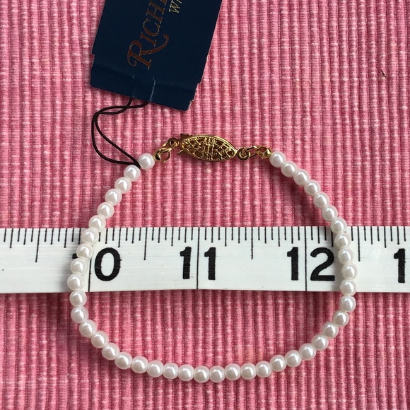 New White Satin Faux Pearl Bracelet Gold Tone Clasp by Richelieu  - Picture 8 of 9